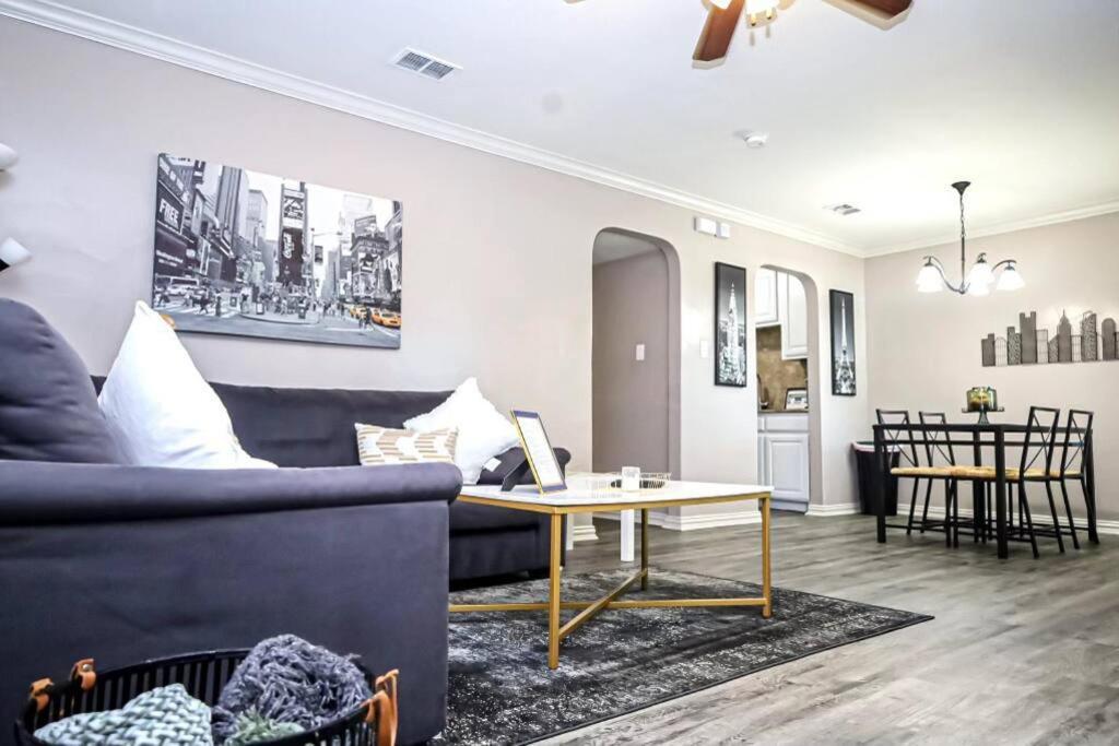 Comfy Two-Bedroom Apartment In Arlington Exterior foto