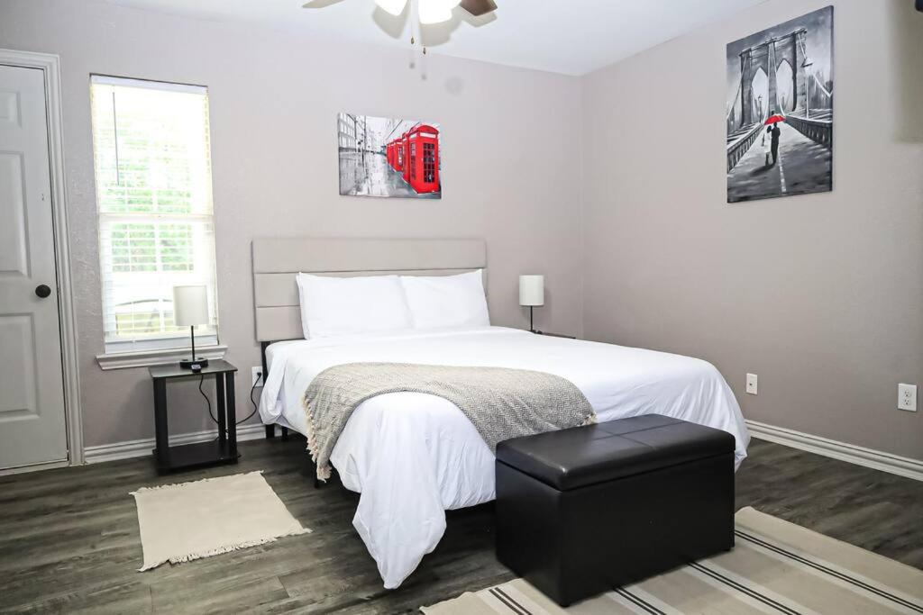 Comfy Two-Bedroom Apartment In Arlington Exterior foto